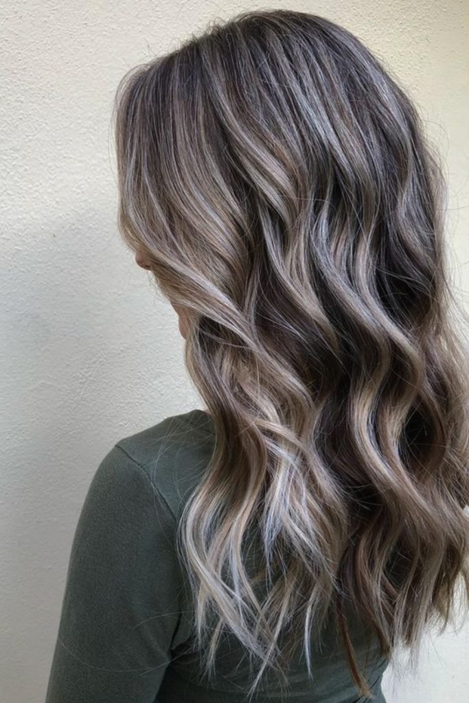 Ashen Waves Hairstyle
