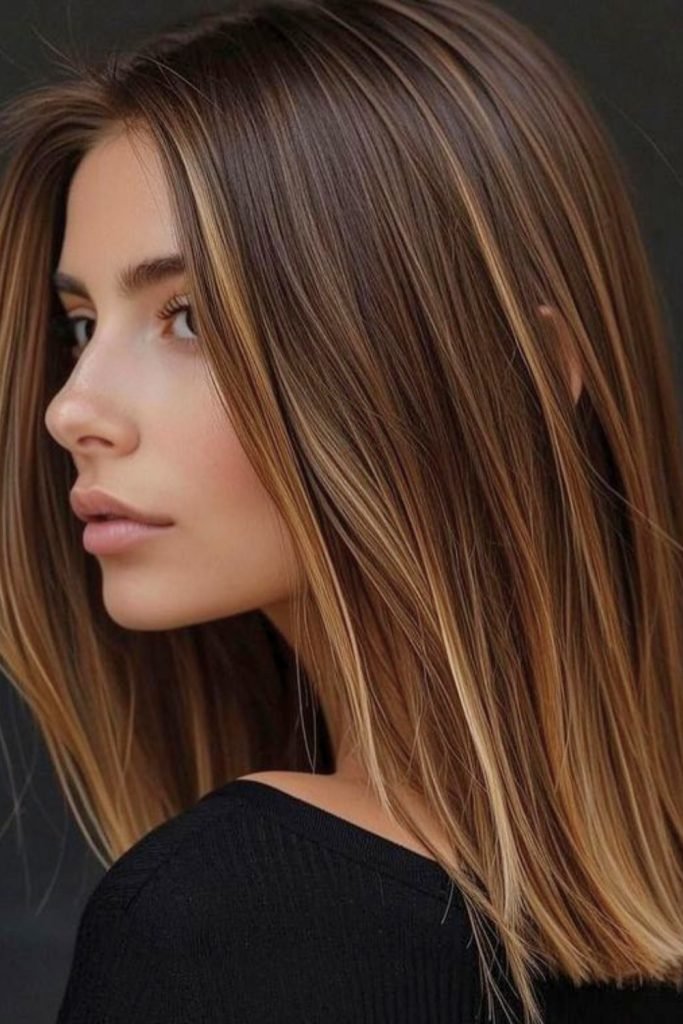 Sleek Straight Lob with Highlights Hairstyle