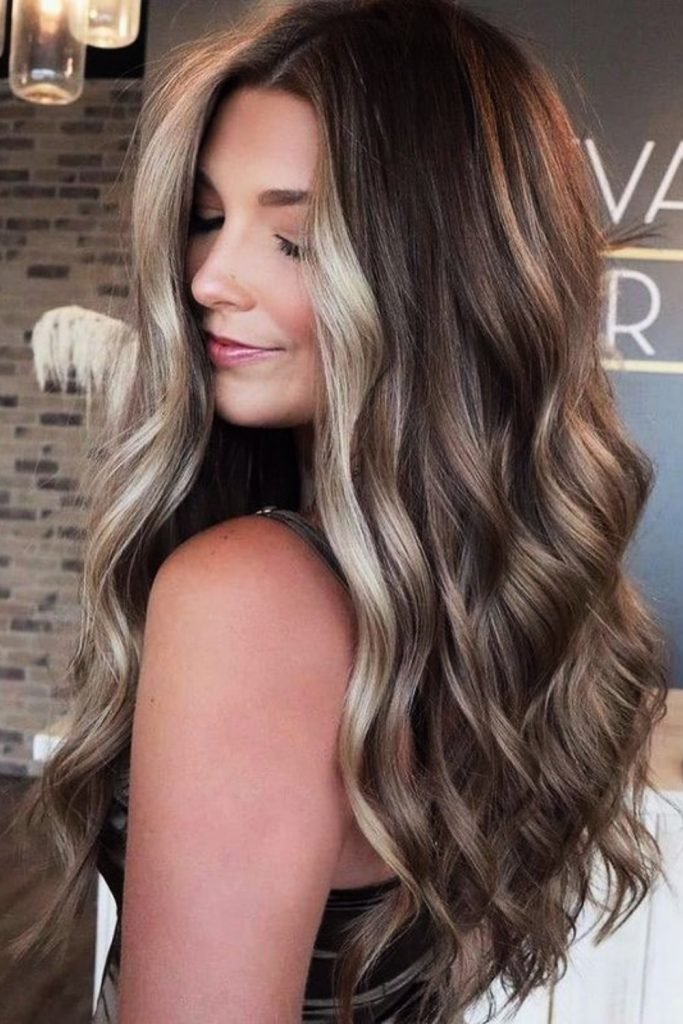 Sandy Honey Waves Hair Trend
