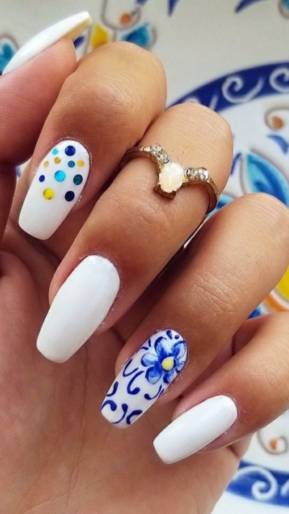 Maiolica-Inspired Nails
