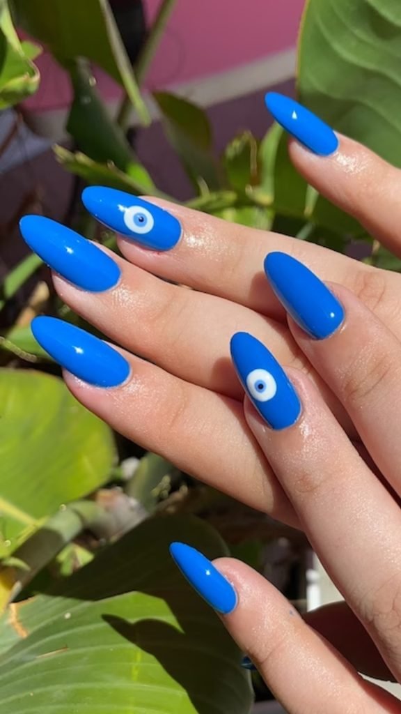Single-Eye Nail Art