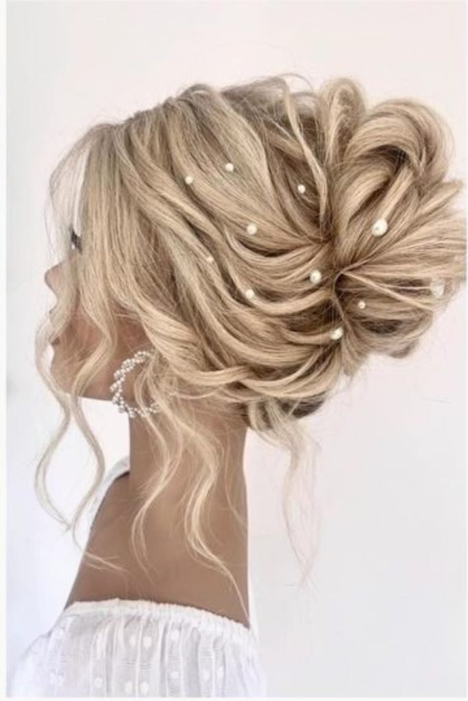 Pearl-Studded Romantic Bun
