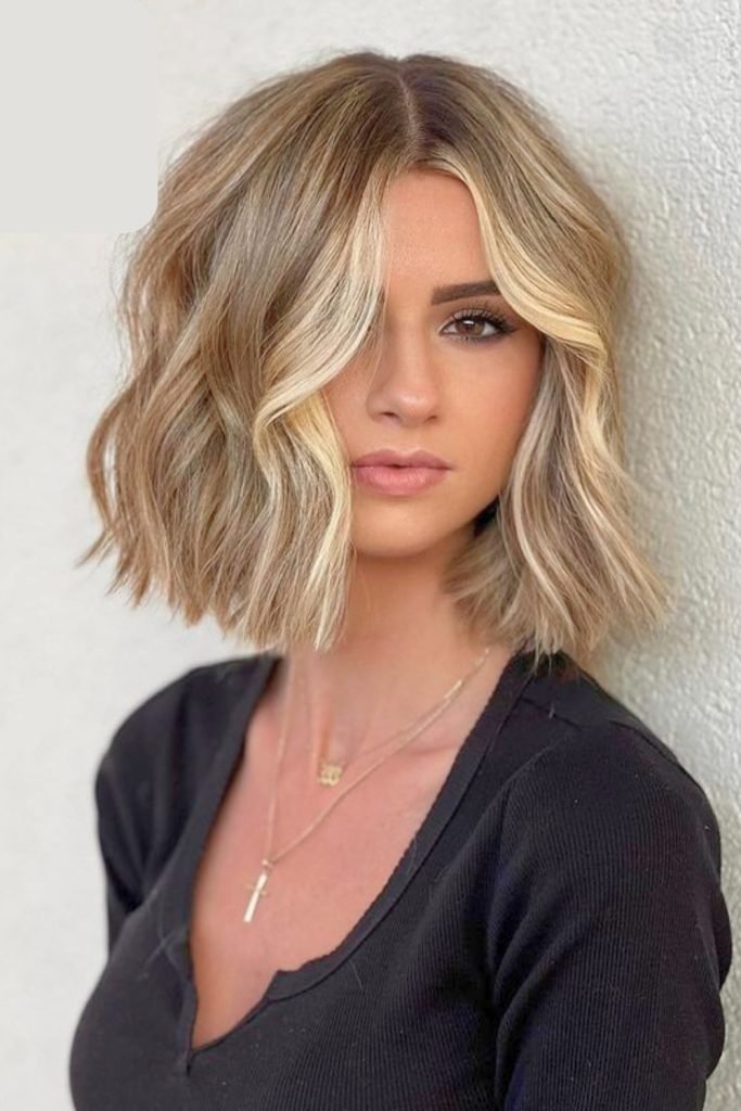 Beachy Blonde Lob Hairstyle