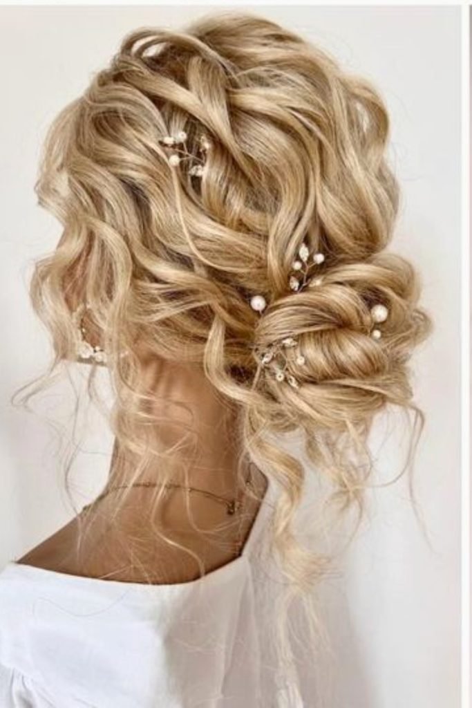 Pearl-Embellished Voluminous Bun