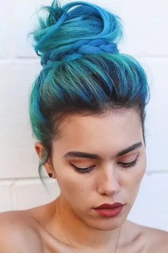 Quick No-Frills Top Knot