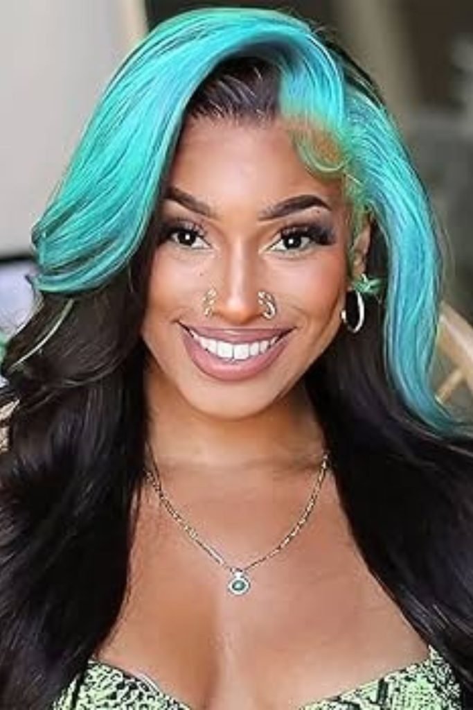 Mint Green Skunk Stripe Hair Trend