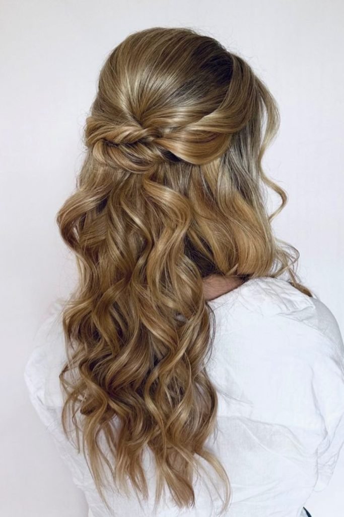Twisted Half-Up Curls