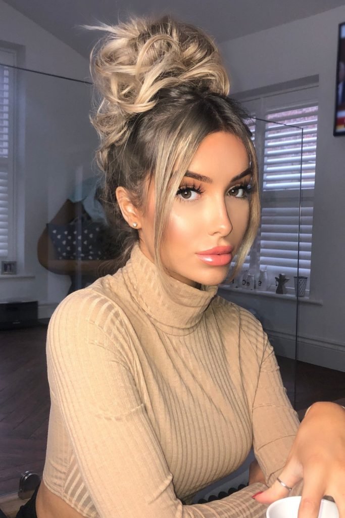 Messy Bun with Volume
