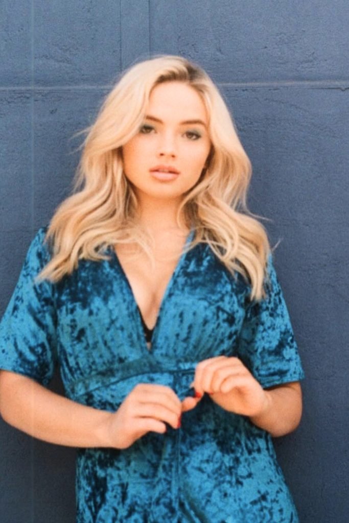 Sun-Kissed Blonde Waves