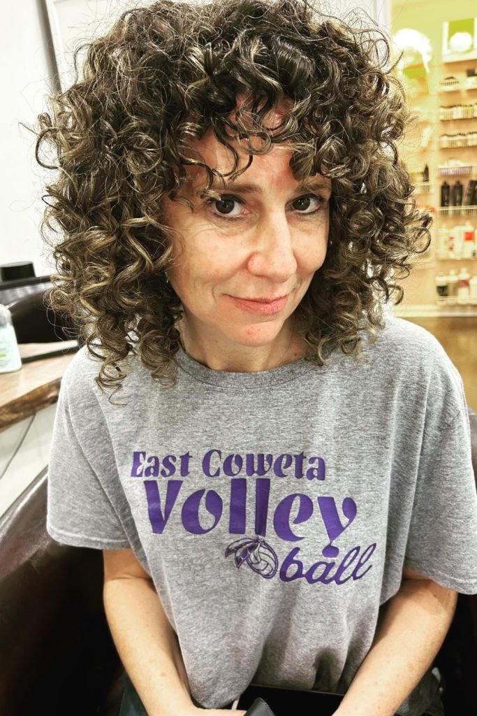 Curly Round Cut for Volume and Definition