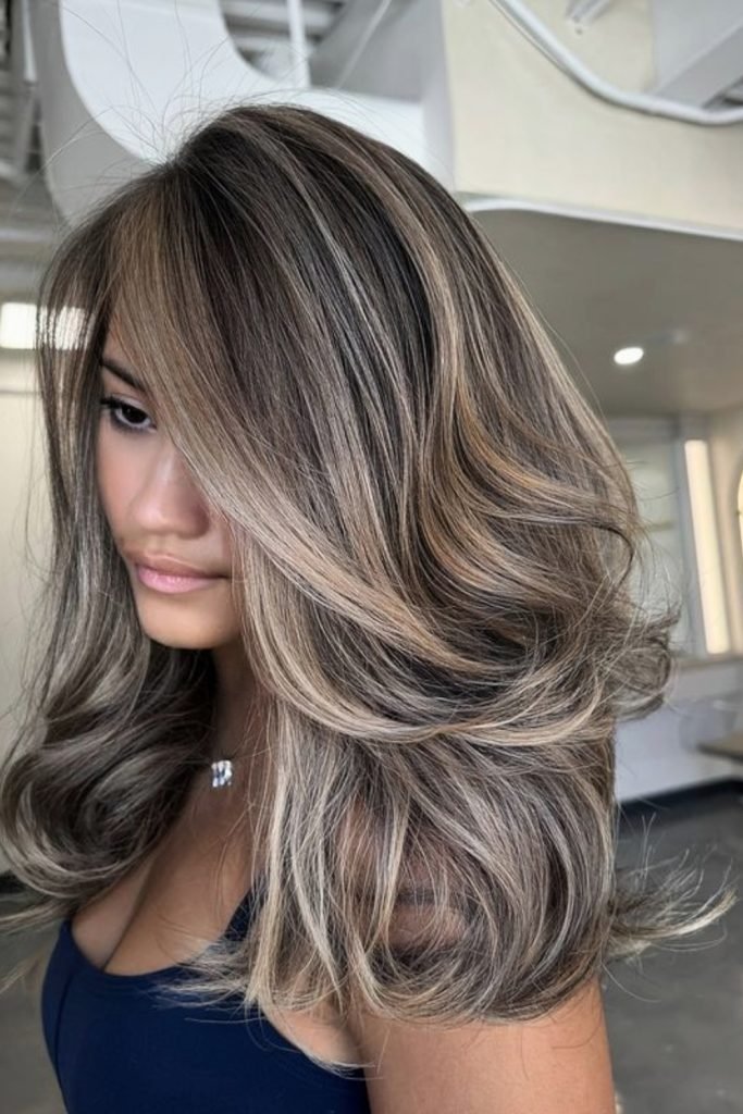 Smoky Silver Layers Hairstyle