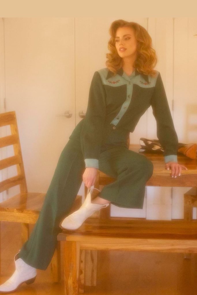 Vintage Western Waves Hairstyle